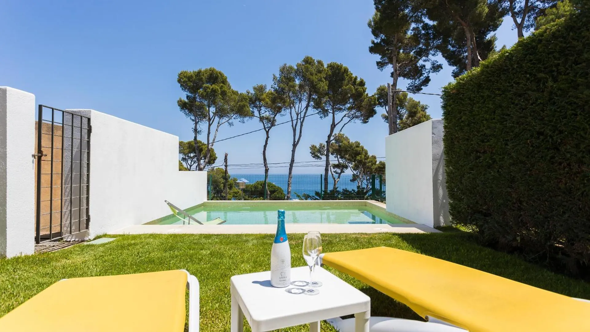 Family Beachfront Villas With Private Pool 卡莱利亚德帕拉弗鲁赫尔 西班牙
