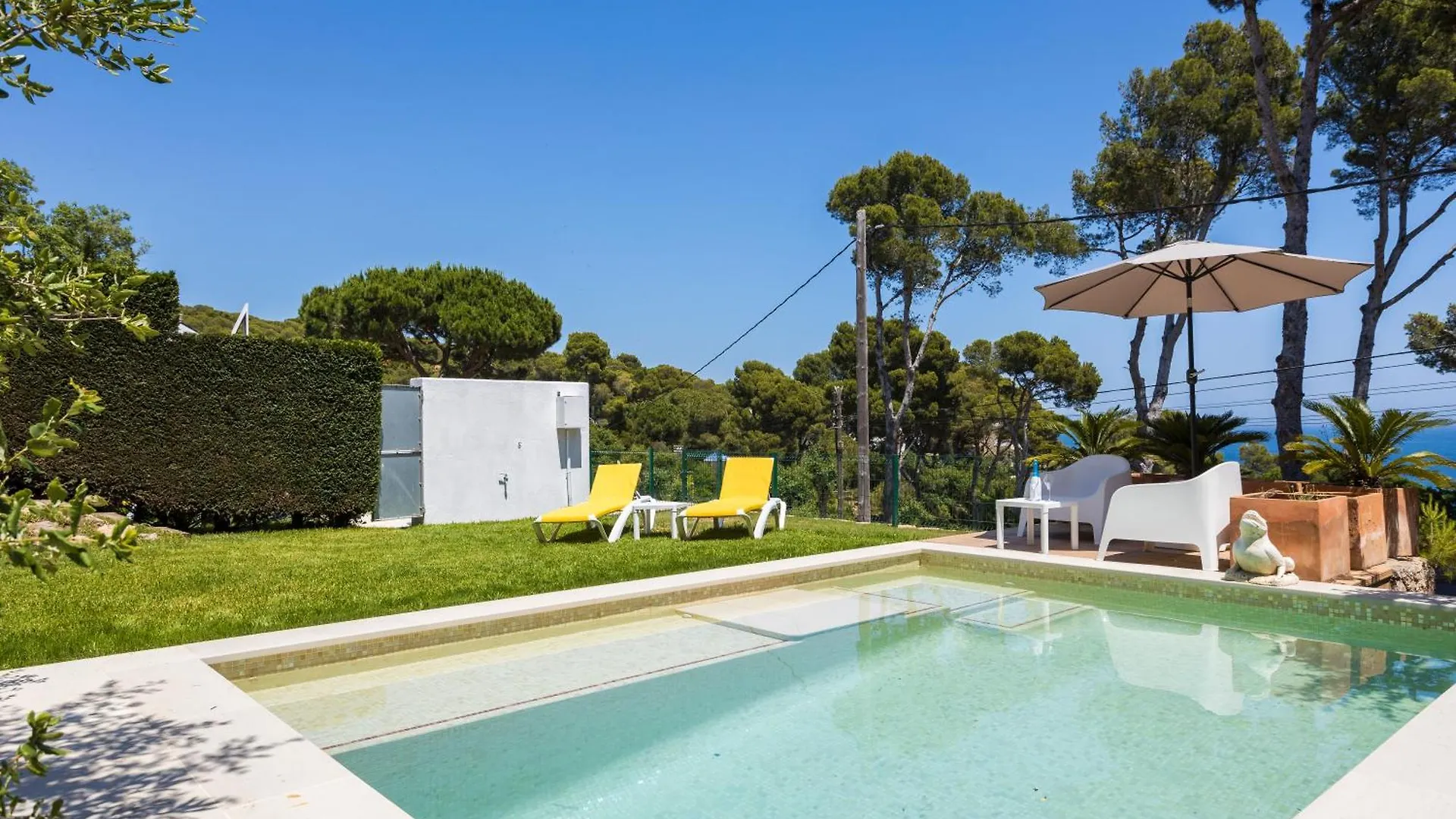 Family Beachfront Villas With Private Pool 卡莱利亚德帕拉弗鲁赫尔