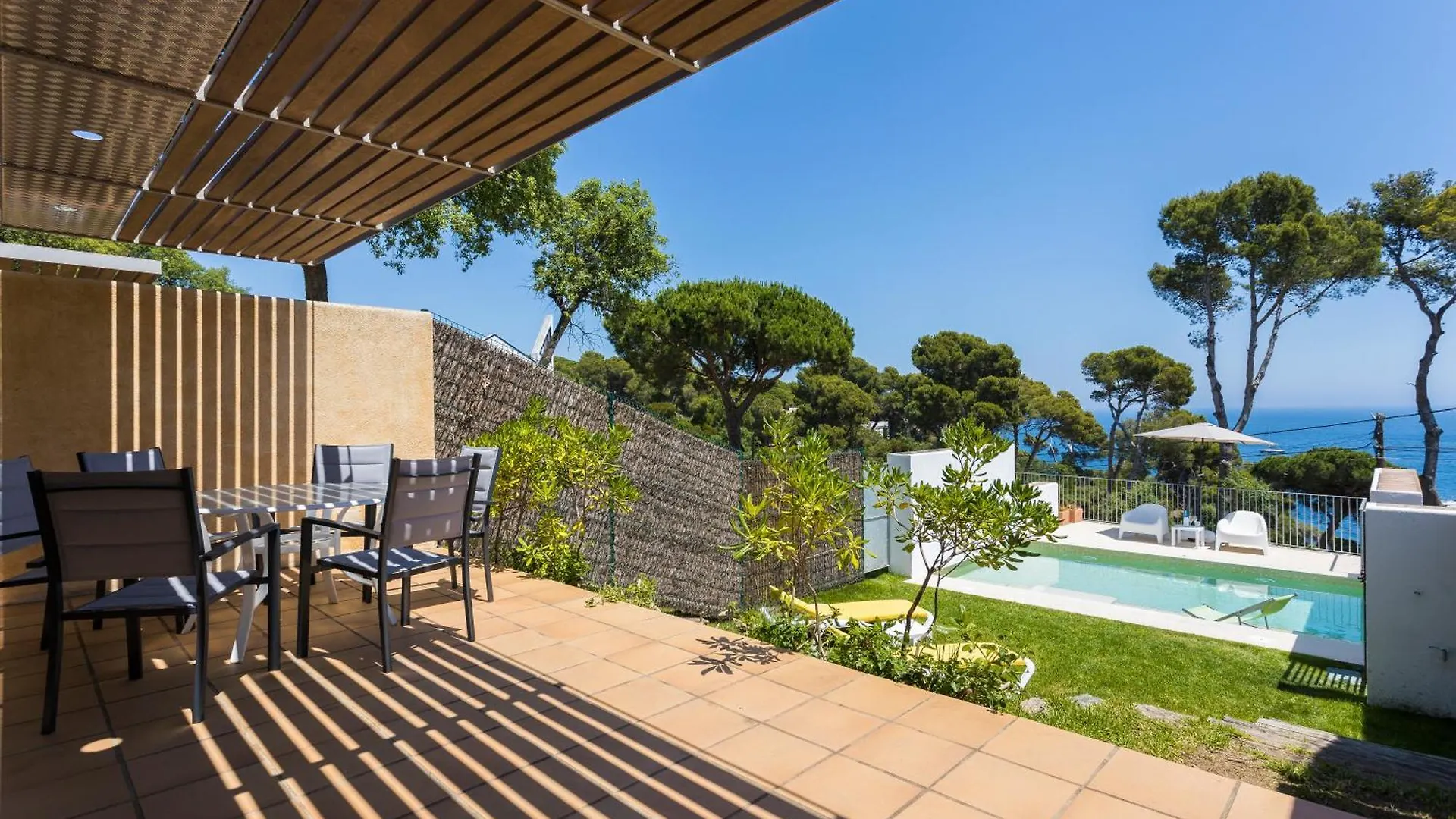 Family Beachfront Villas With Private Pool 卡莱利亚德帕拉弗鲁赫尔 0*,  西班牙