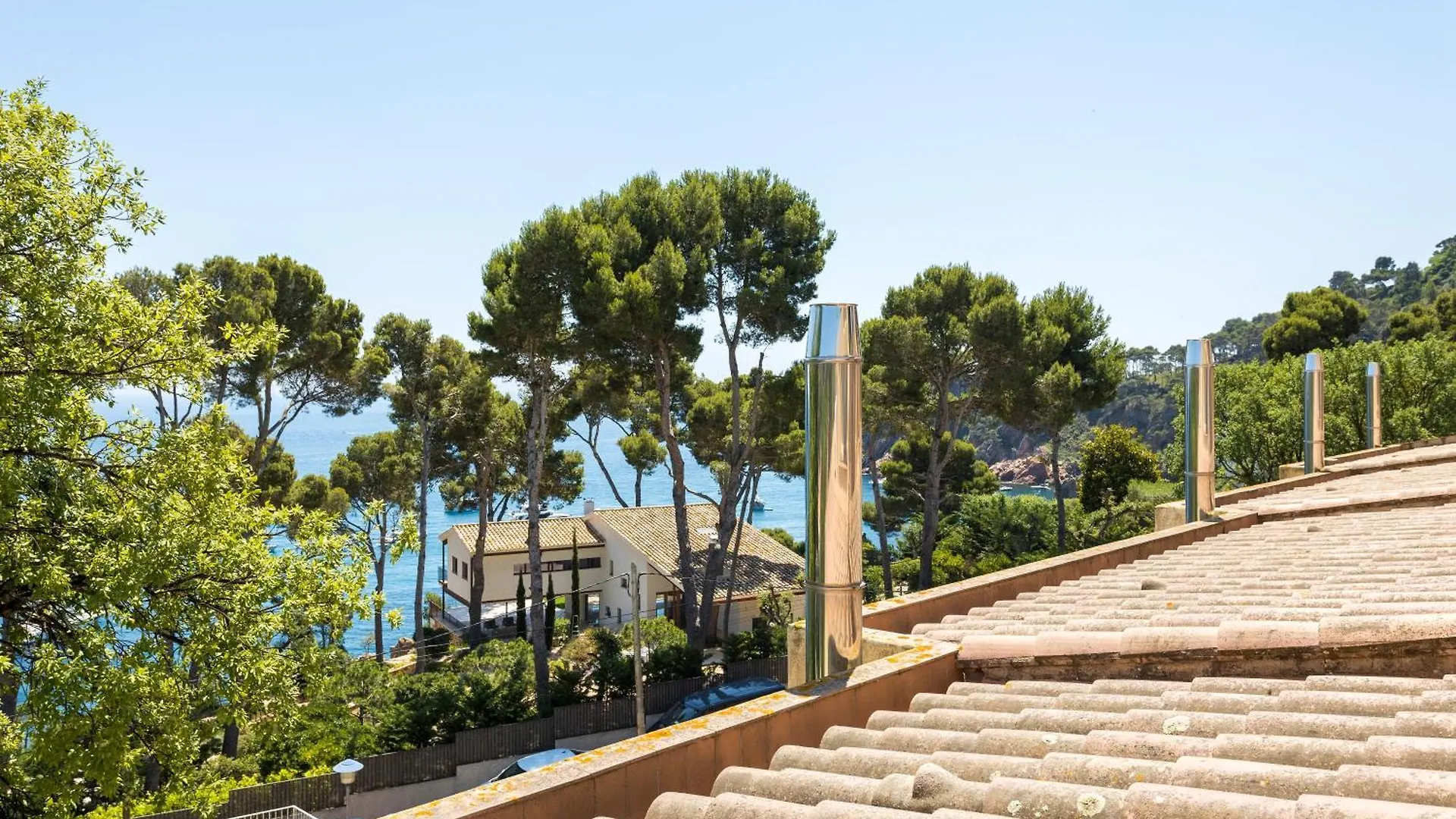 Family Beachfront Villas With Private Pool 卡莱利亚德帕拉弗鲁赫尔